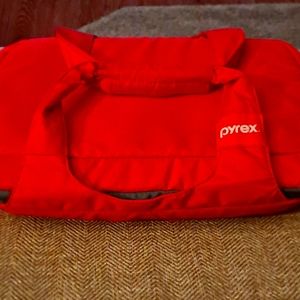 Pyrex dish and carrying case